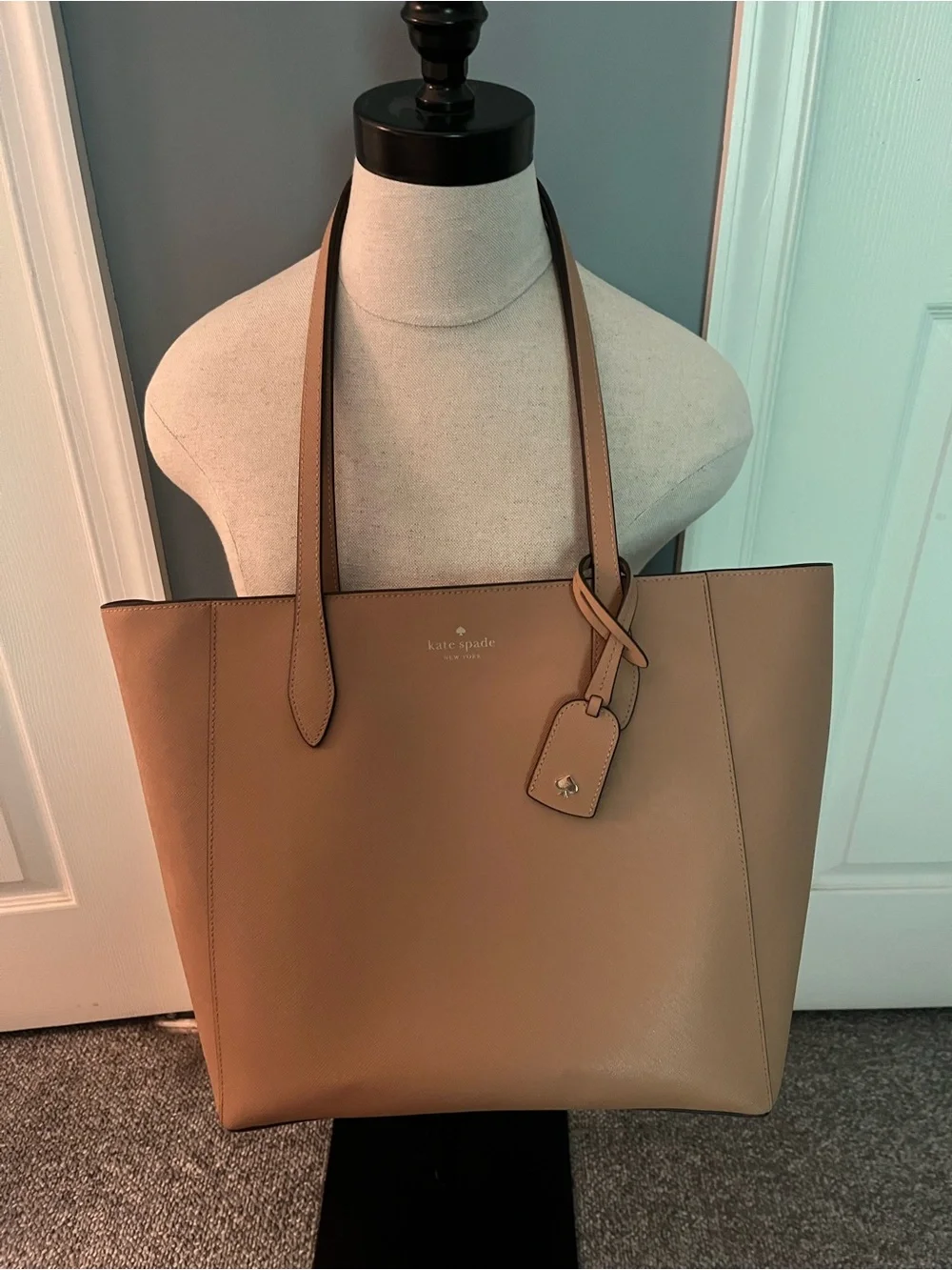 Kate Spade New York Dana Tote in Textured Warm Beige Finish. New without tags